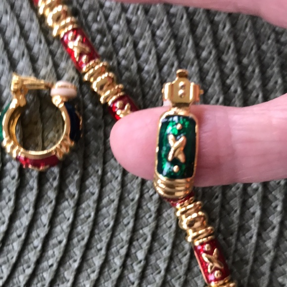 Joan Rivers “Kisses” Red Link Bracelet & Earrings - Picture 7 of 8